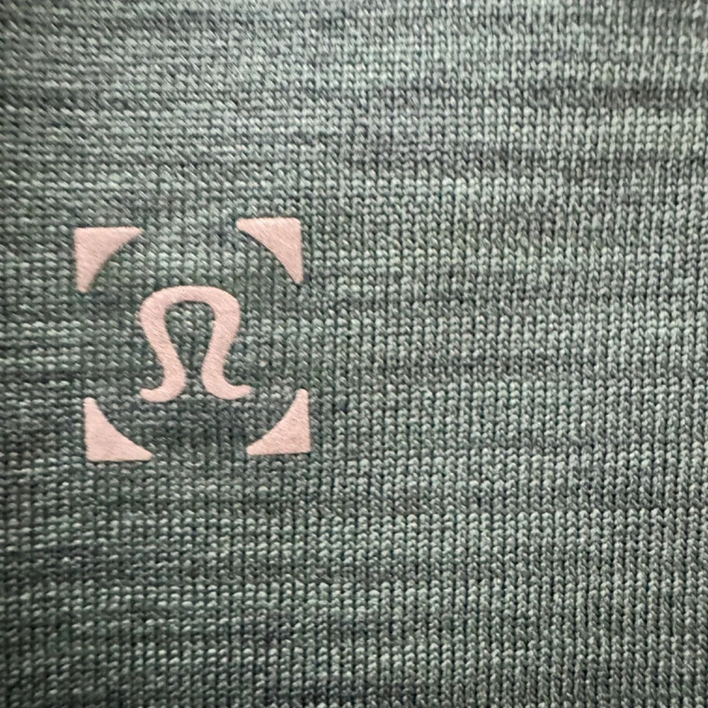 Lululemon Metal Vent Tech Short Sleeve Polo in Green Heathered; Size XL